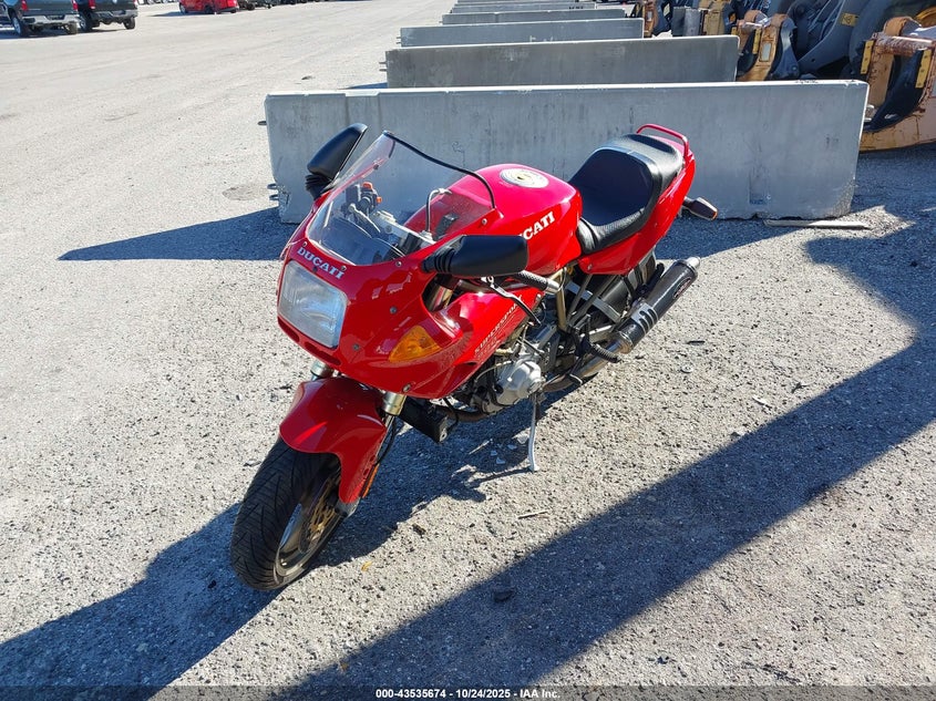 ZDM1LC4N5TB022169 1996 DUCATI 900 photo no. 2