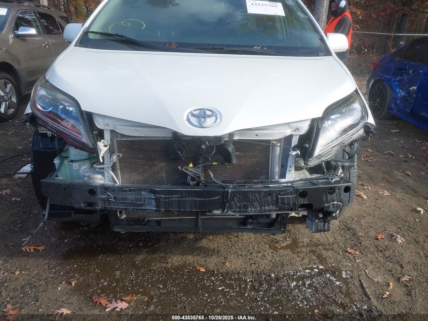 2015 Toyota Sienna Xle/Limited VIN: 5TDYK3DC1FS665322 Lot: 43535765