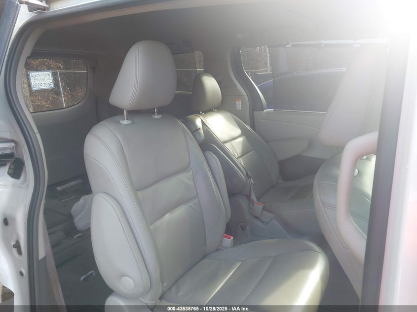 2015 Toyota Sienna Xle/Limited VIN: 5TDYK3DC1FS665322 Lot: 43535765