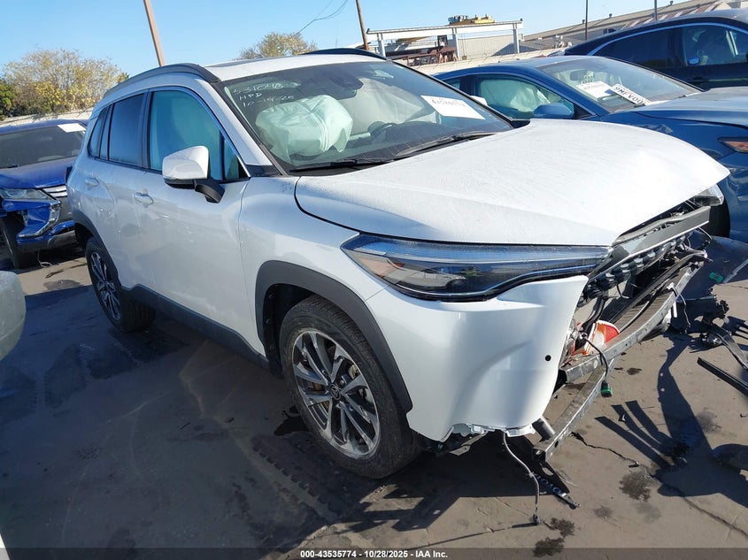 TOYOTA COROLLA CROSS XLE