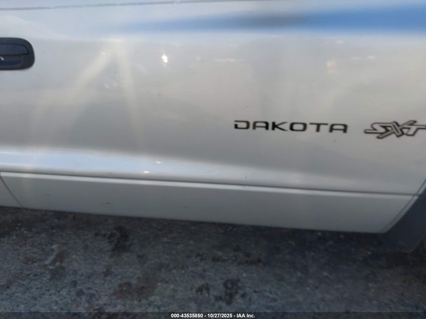 1B7GL12X42S708569 2002 DODGE DAKOTA photo no. 15