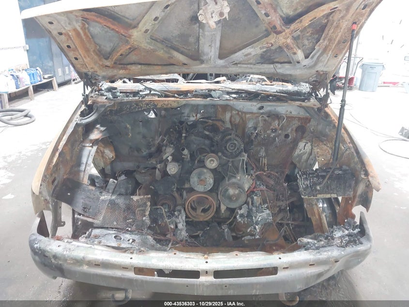 2005 Chevrolet Suburban 1500 Lt VIN: 1GNFK16Z35J166831 Lot: 43536303