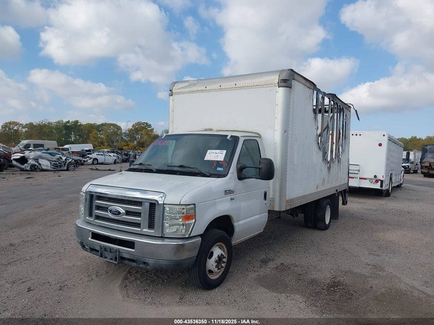 1FDWE3FL4FDA05455 2015 FORD ECONOLINE photo no. 2