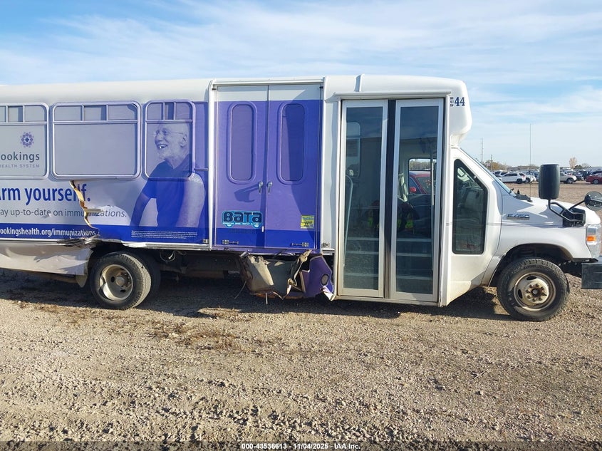 2017 Ford E-450 Cutaway VIN: 1FDFE4FSXHDC46212 Lot: 43536613