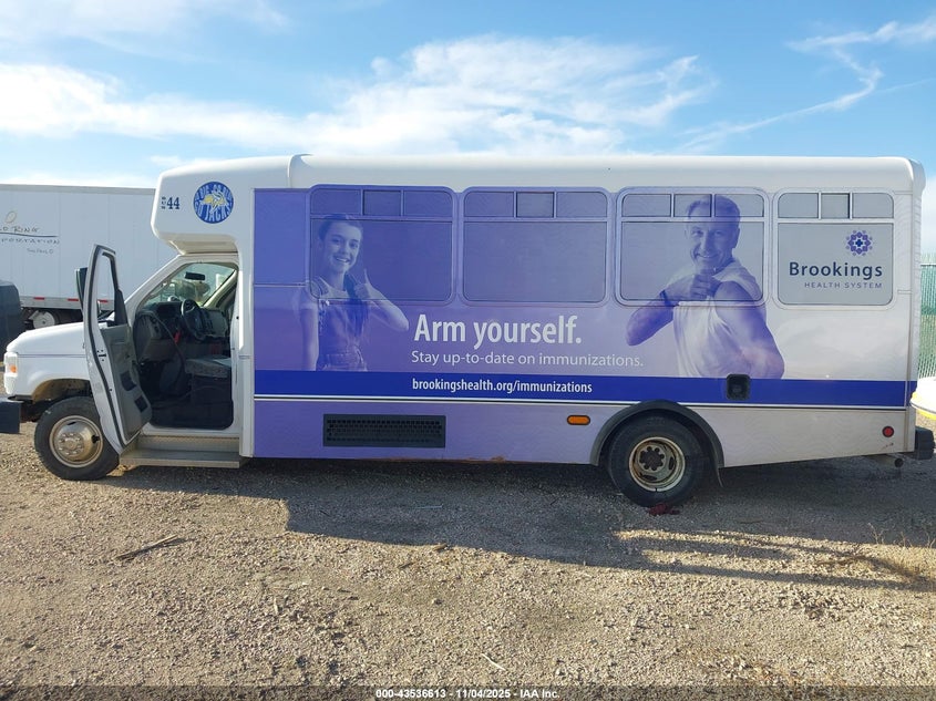 2017 Ford E-450 Cutaway VIN: 1FDFE4FSXHDC46212 Lot: 43536613