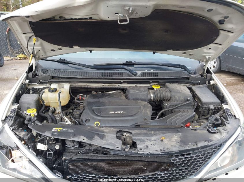 2017 Chrysler Pacifica Touring-L VIN: 2C4RC1BG2HR675929 Lot: 43536691