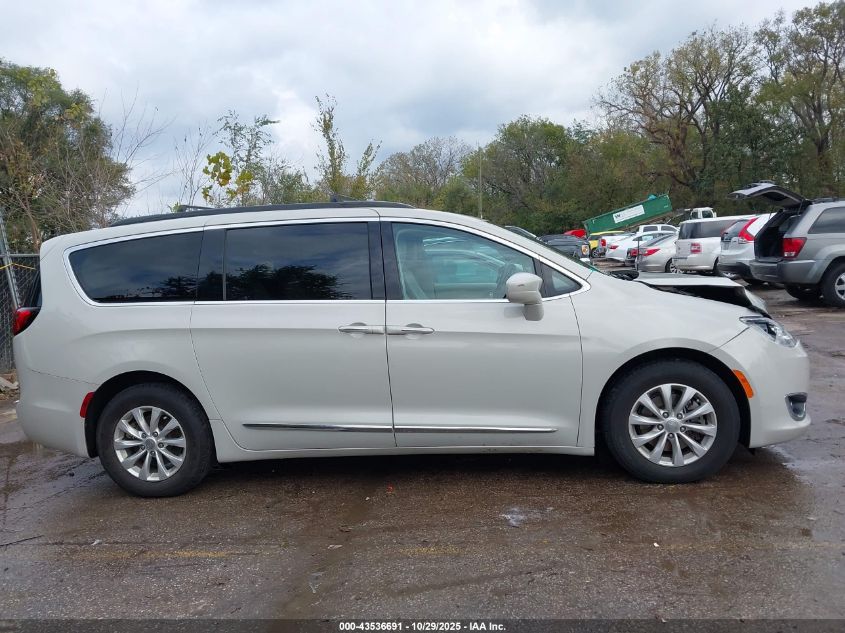 2017 Chrysler Pacifica Touring-L VIN: 2C4RC1BG2HR675929 Lot: 43536691