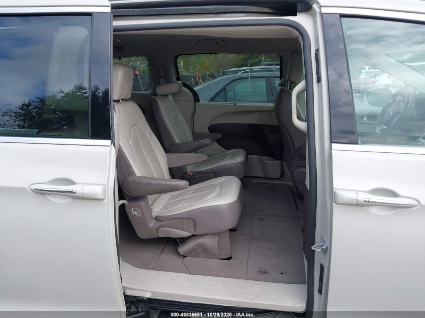 2017 Chrysler Pacifica Touring-L VIN: 2C4RC1BG2HR675929 Lot: 43536691