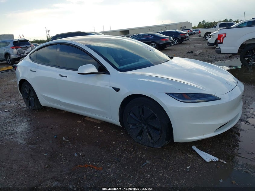 TESLA MODEL 3 LONG RANGE REAR-WHEEL DRIVE/STANDARD