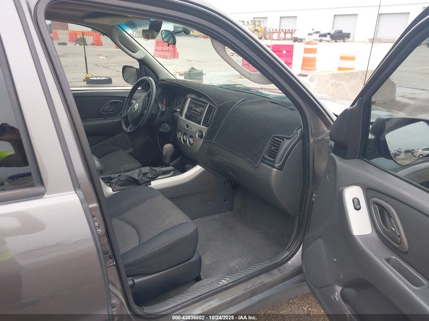 4F2YZ94135KM12277 2005 MAZDA TRIBUTE photo no. 5