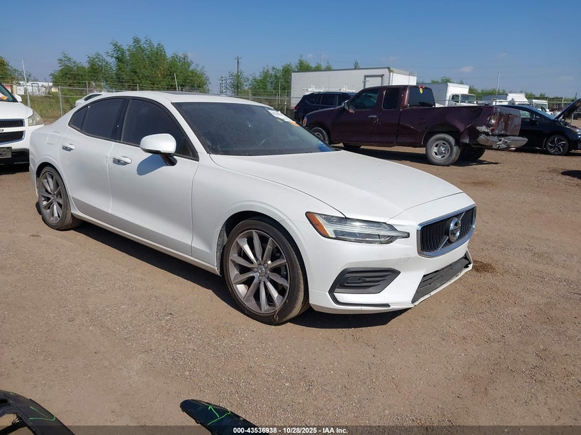 VOLVO S60 T5 MOMENTUM