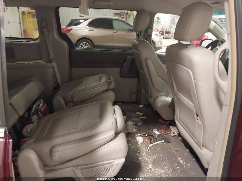 2008 Chrysler Town & Country Touring VIN: 2A8HR54P78R740376 Lot: 43537022