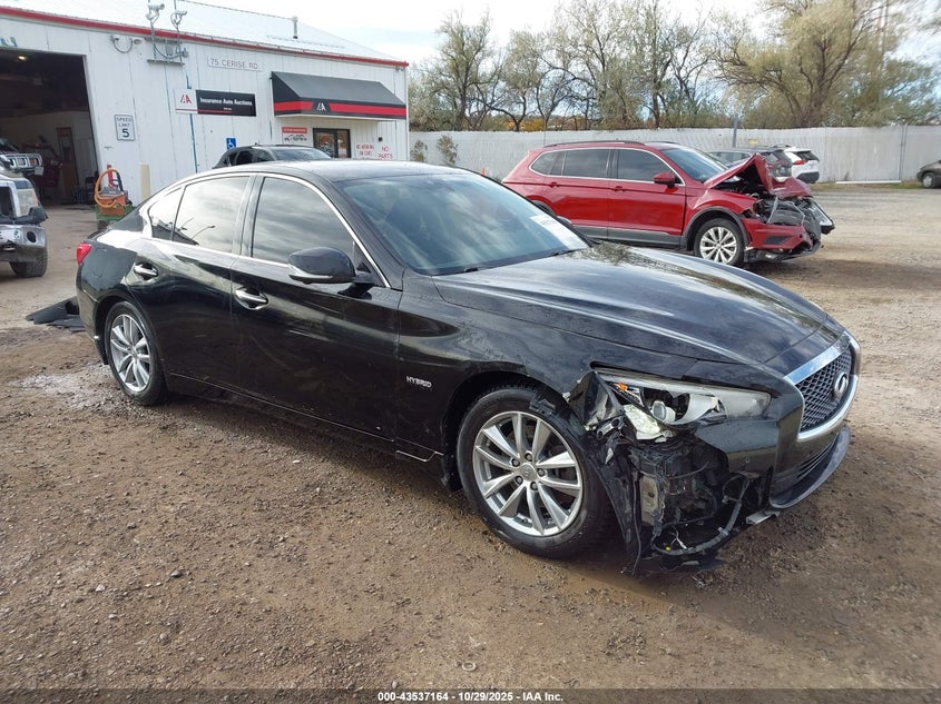 INFINITI Q50 PREMIUM