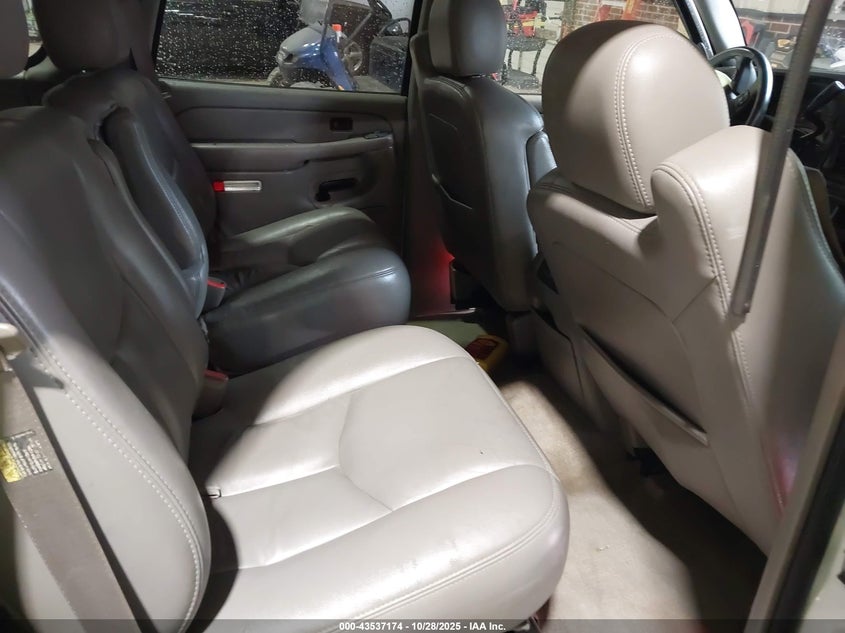 2005 Chevrolet Tahoe Z71 VIN: 1GNEK13T45R233613 Lot: 43537174