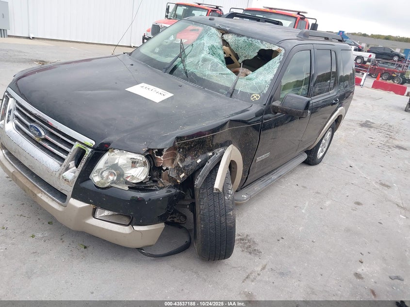 1FMEU74E68UA65427 2008 FORD EXPLORER photo no. 2