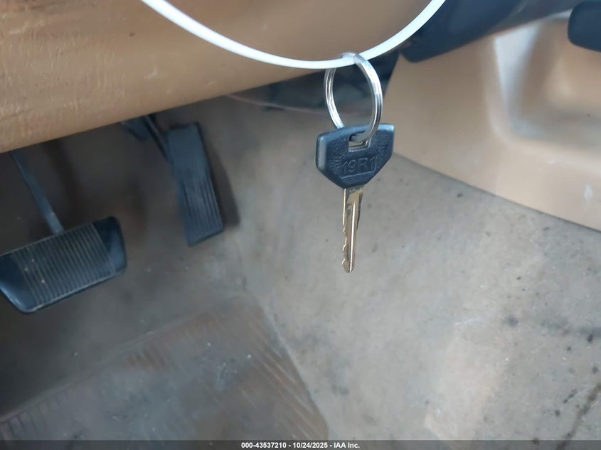 1998 Jeep Cherokee Classic/Sport VIN: 1J4FJ68S3WL271233 Lot: 43537210