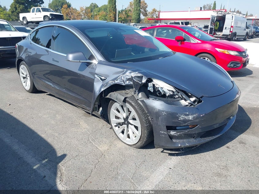 TESLA MODEL 3 LONG RANGE/PERFORMANCE