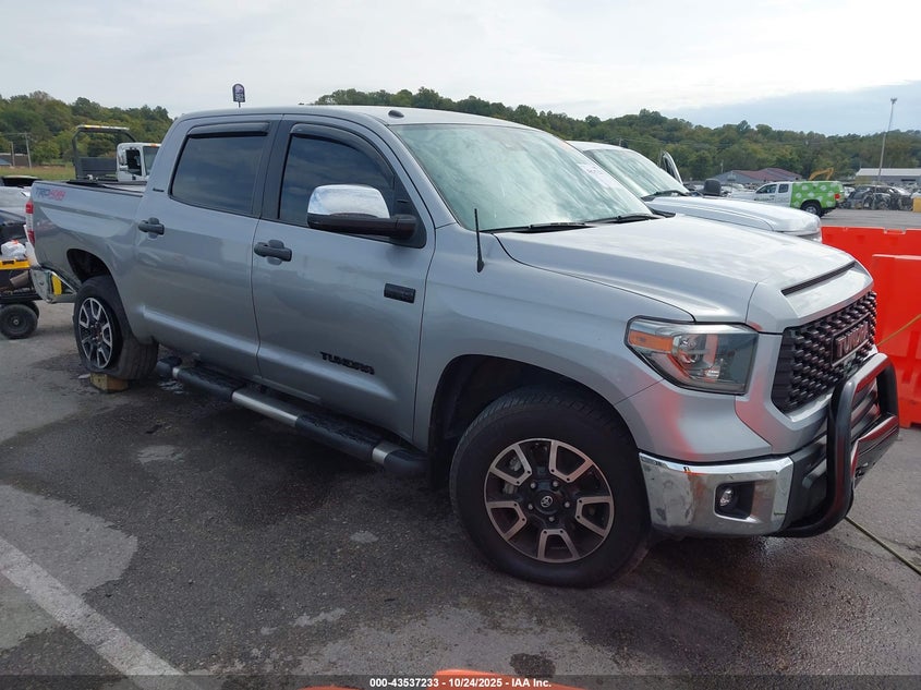TOYOTA TUNDRA LIMITED 5.7L V8