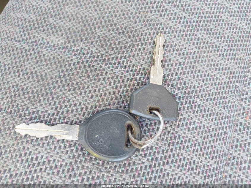 2001 Jeep Cherokee Sport VIN: 1J4FF48S51L574917 Lot: 43537311