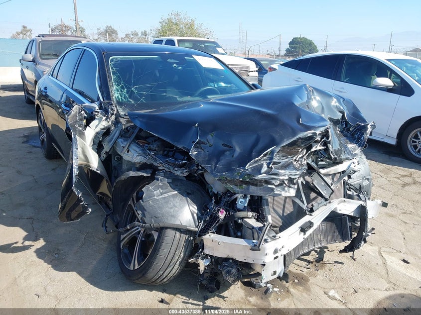 MERCEDES-BENZ C-CLASS SEDAN