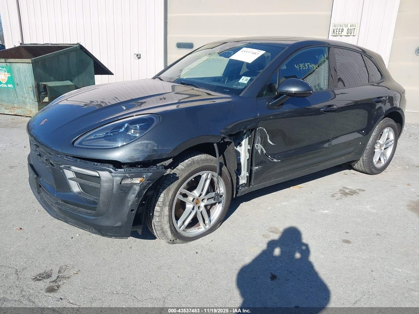 2025 Porsche Macan T