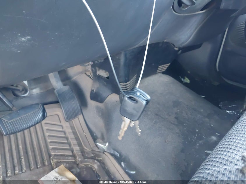 2001 Ford F-150 Xl/Xlt VIN: 1FTRF17W01NB57229 Lot: 43537549