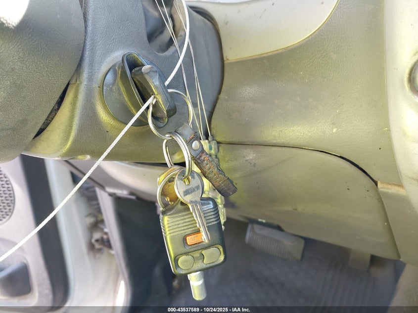 2002 Ford Explorer Sport Trac VIN: 1FMZU67E82UC62078 Lot: 43537589