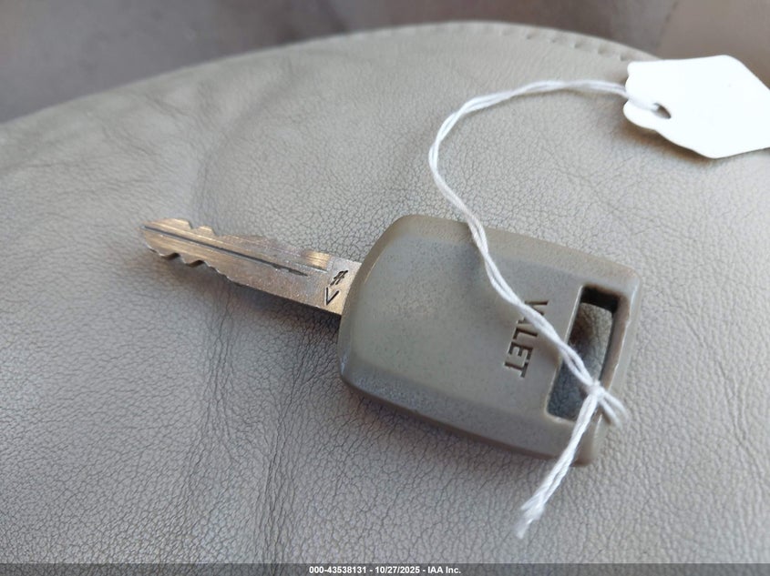 2008 Lincoln Town Car Signature Limited VIN: 2LNHM82V38X639853 Lot: 43538131