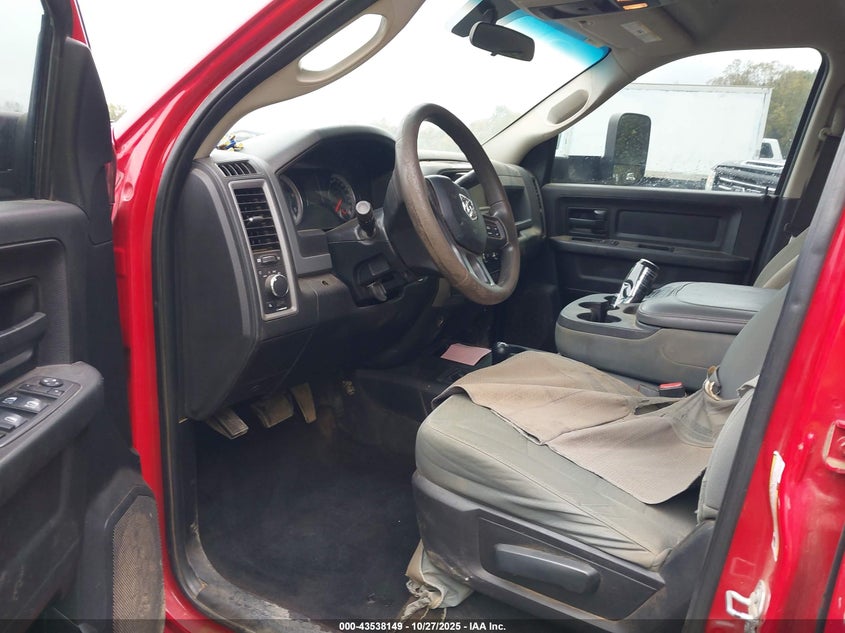 2017 Ram 3500 Tradesman 4X4 8' Box VIN: 3C63RRGL5HG682864 Lot: 43538149