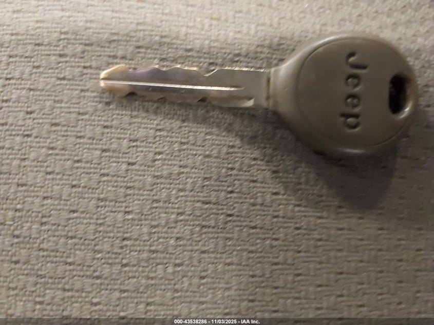 2002 Jeep Grand Cherokee Laredo VIN: 1J4GW48S82C110008 Lot: 43538286