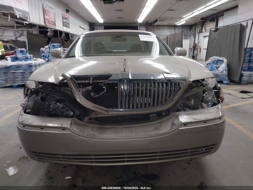 2006 Lincoln Town Car Signature VIN: 1LNHM81W86Y612350 Lot: 43538500