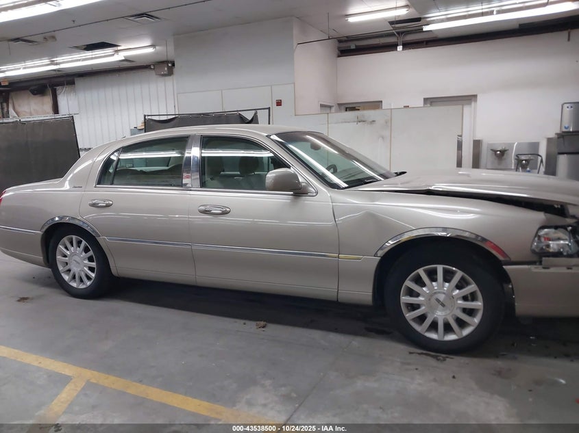 2006 Lincoln Town Car Signature VIN: 1LNHM81W86Y612350 Lot: 43538500