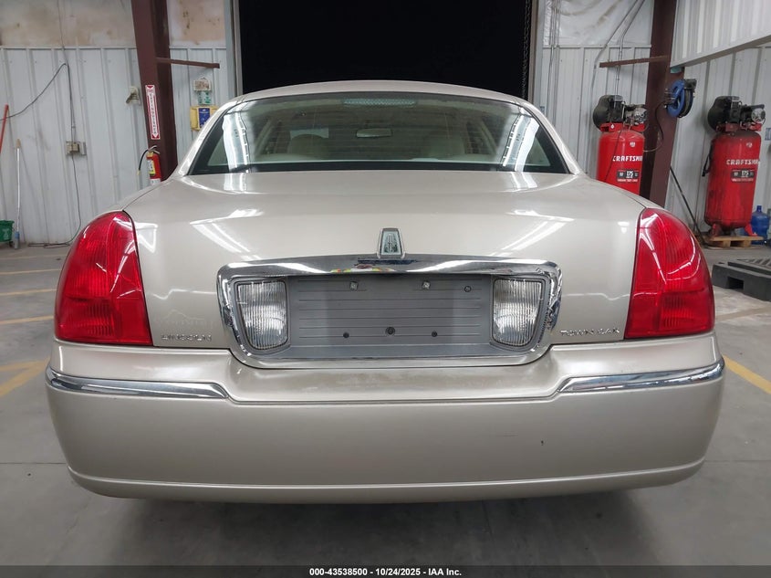 2006 Lincoln Town Car Signature VIN: 1LNHM81W86Y612350 Lot: 43538500