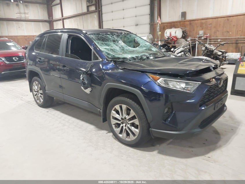 TOYOTA RAV4 XLE PREMIUM