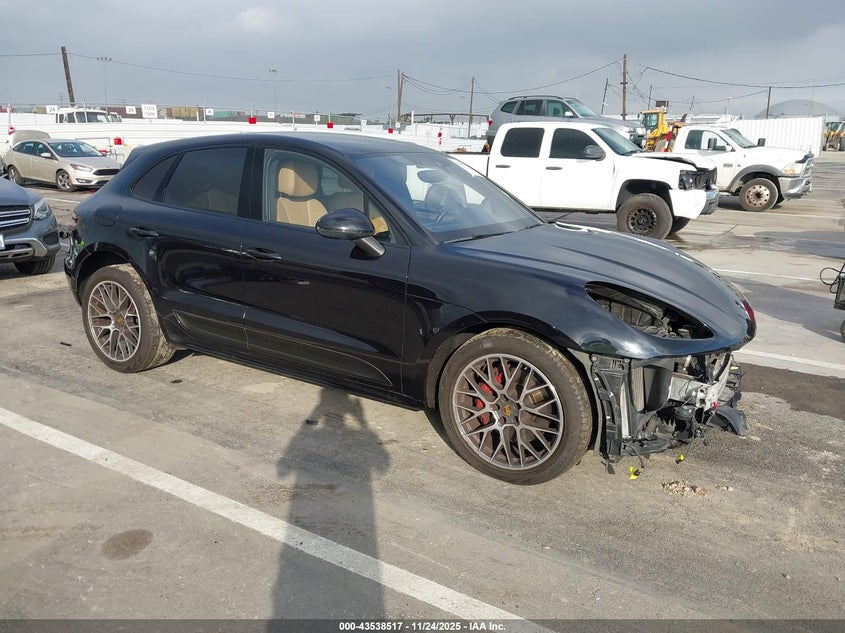 PORSCHE MACAN TURBO