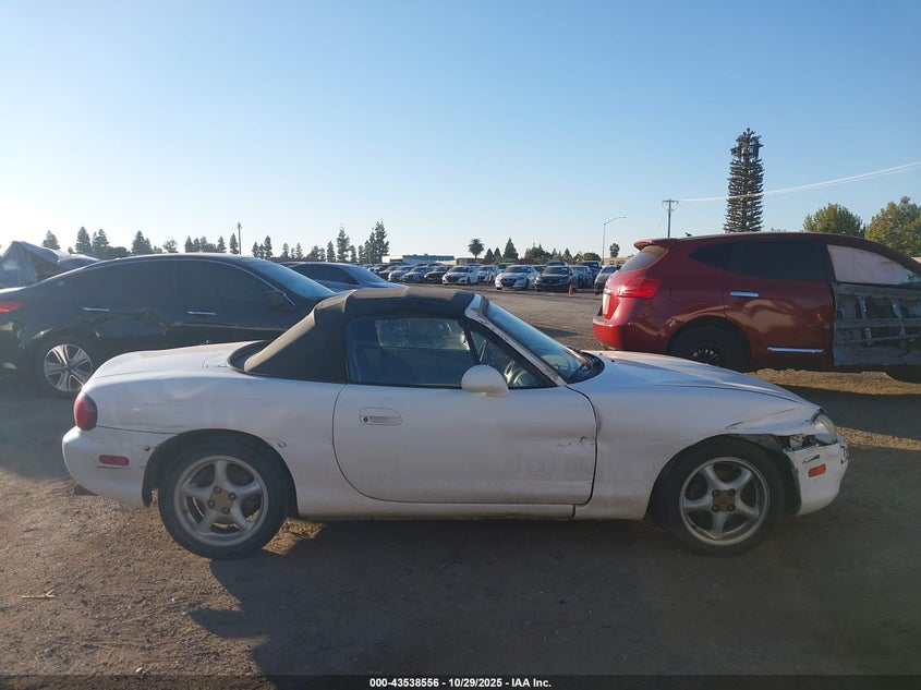 1999 Mazda Mx-5 Miata Leather Pkg/Popular Equipment Pkg/Sports Pkg/Touring Pkg VIN: JM1NB3535X0103235 Lot: 43538556