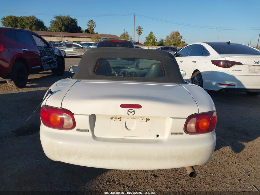 1999 Mazda Mx-5 Miata Leather Pkg/Popular Equipment Pkg/Sports Pkg/Touring Pkg VIN: JM1NB3535X0103235 Lot: 43538556