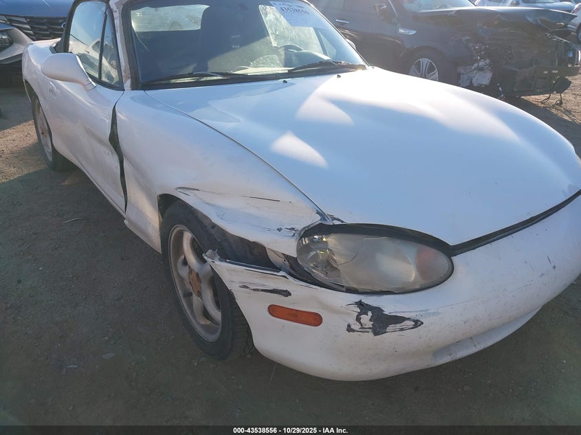 1999 Mazda Mx-5 Miata Leather Pkg/Popular Equipment Pkg/Sports Pkg/Touring Pkg VIN: JM1NB3535X0103235 Lot: 43538556