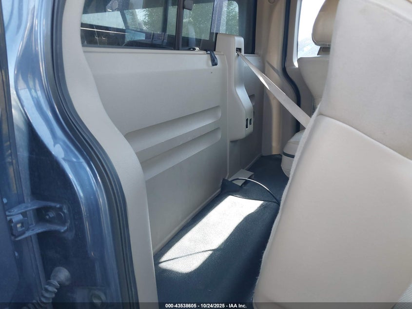 2005 Ford F-150 Stx/Xl/Xlt VIN: 1FTRF12225NB01612 Lot: 43538605