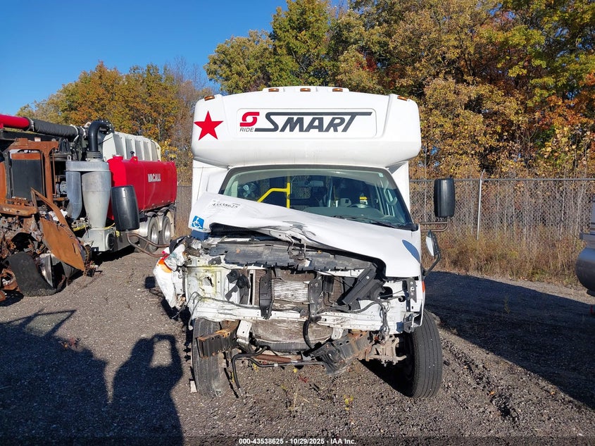 2018 Ford E-450 Cutaway VIN: 1FDFE4FSXJDC41405 Lot: 43538625