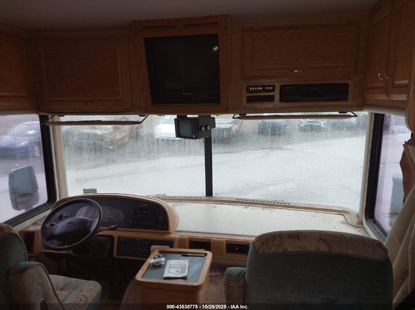 2000 Ford F550 Super Duty Stripped Chass VIN: 1FCNF53S9Y0A02145 Lot: 43951438