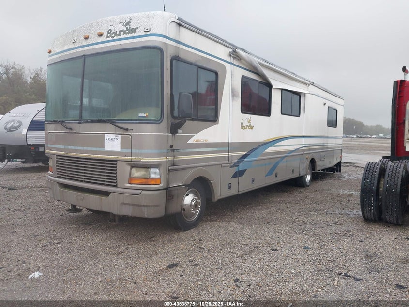 1FCNF53S9Y0A02145 2000 FORD F550 photo no. 2