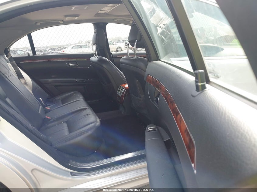 2009 Mercedes-Benz S 550 VIN: WDDNG71X29A282452 Lot: 43538789