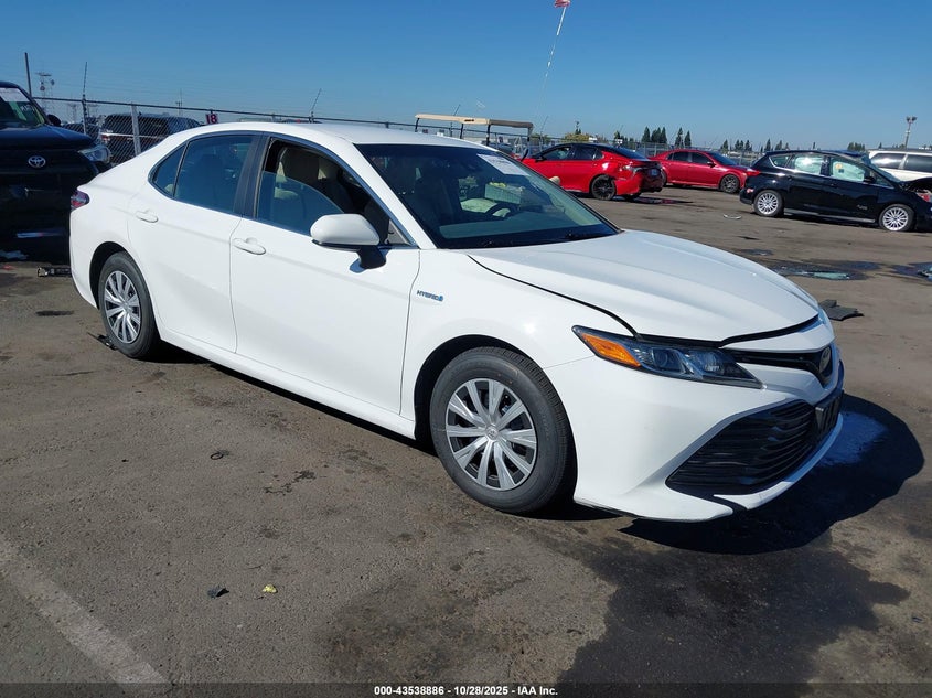 TOYOTA CAMRY HYBRID LE