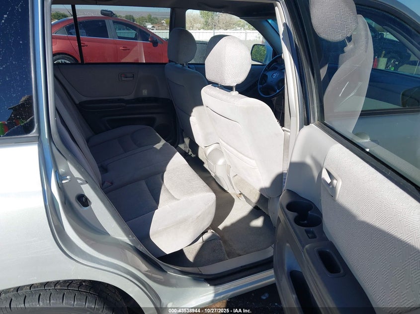 JTEGF21A930114756 2003 TOYOTA HIGHLANDER photo no. 8
