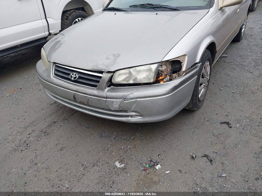2000 Toyota Camry Le VIN: 4T1BG22K4YU650139 Lot: 43539043