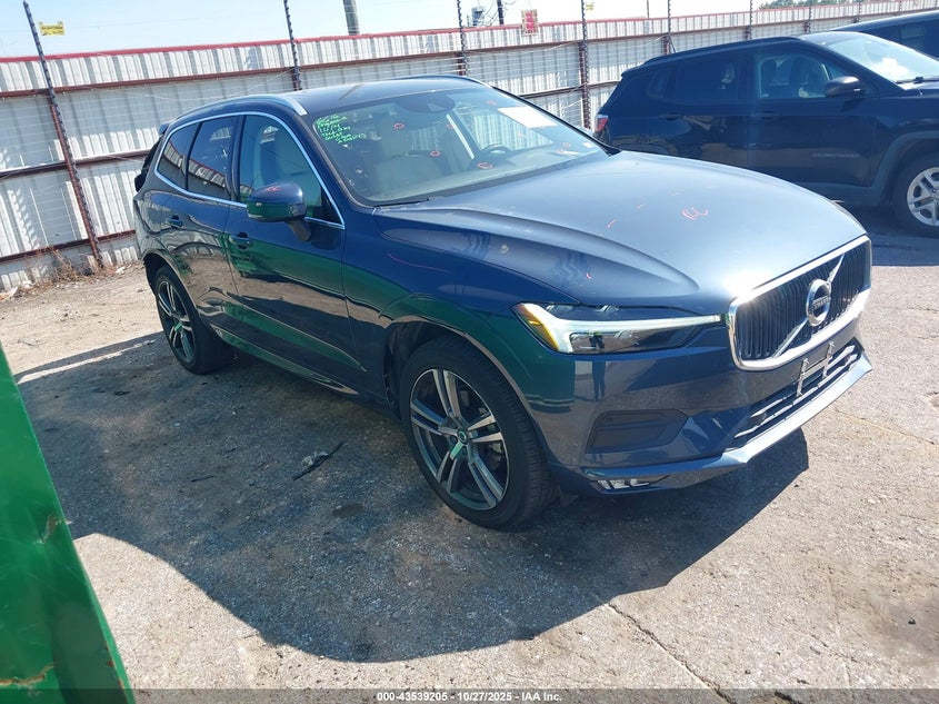 VOLVO XC60 T5 MOMENTUM