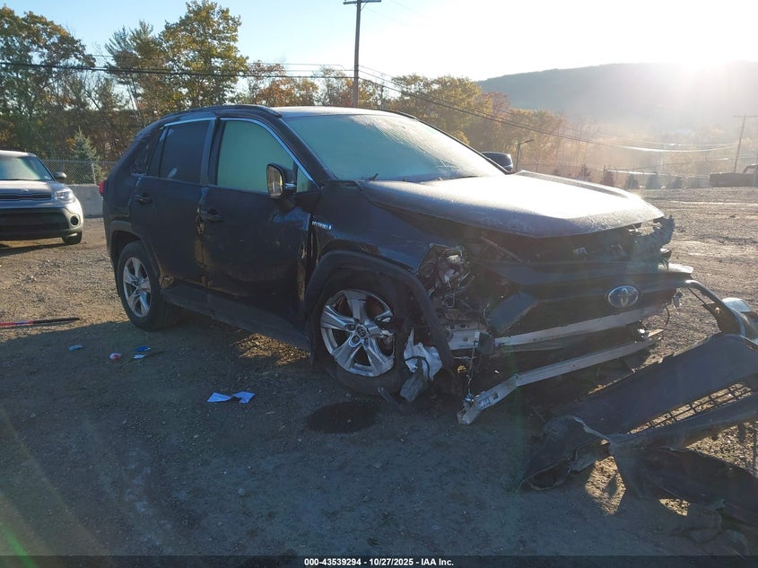 TOYOTA RAV4 HYBRID XLE