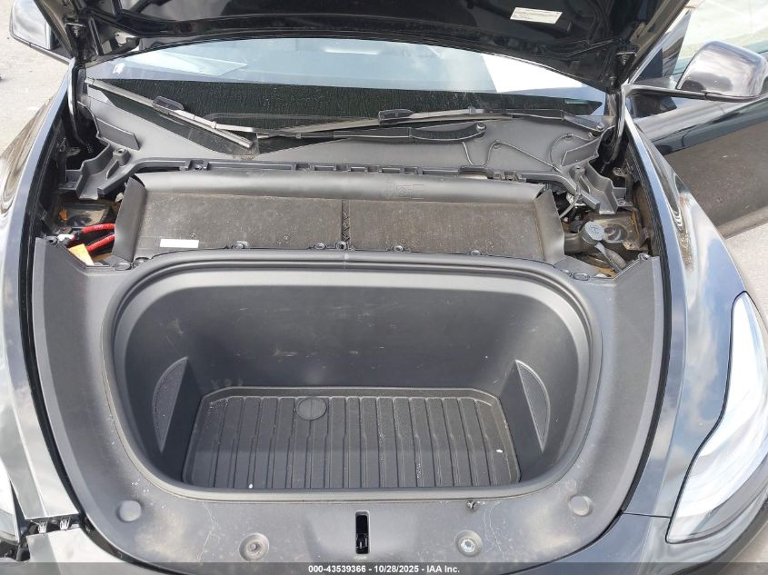 2025 Tesla Model Y Long Range Dual Motor All-Wheel Drive VIN: 7SAYGDEE0SF287051 Lot: 43539366