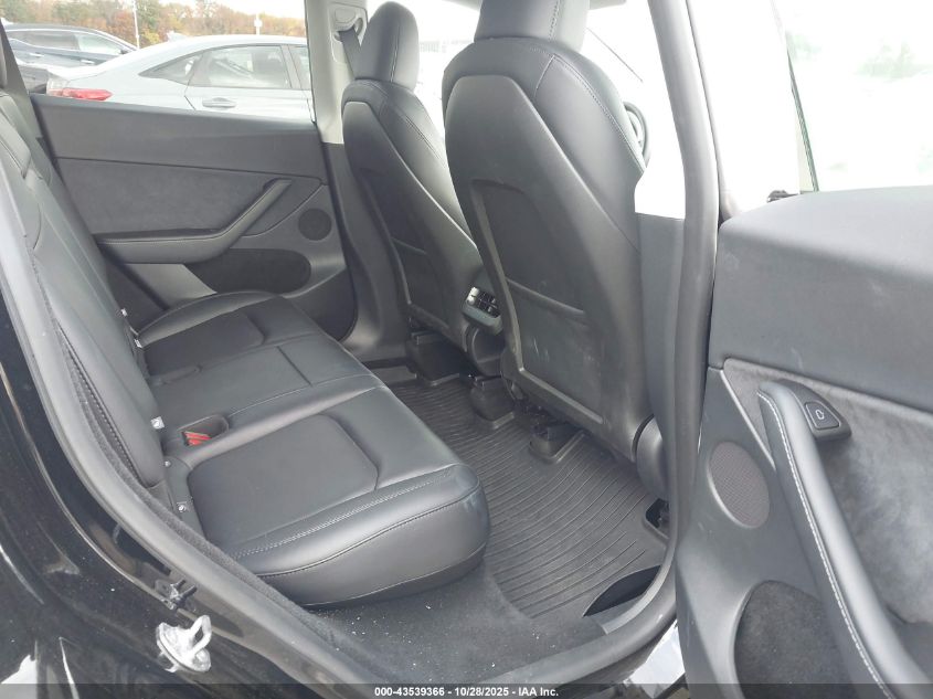 2025 Tesla Model Y Long Range Dual Motor All-Wheel Drive VIN: 7SAYGDEE0SF287051 Lot: 43539366